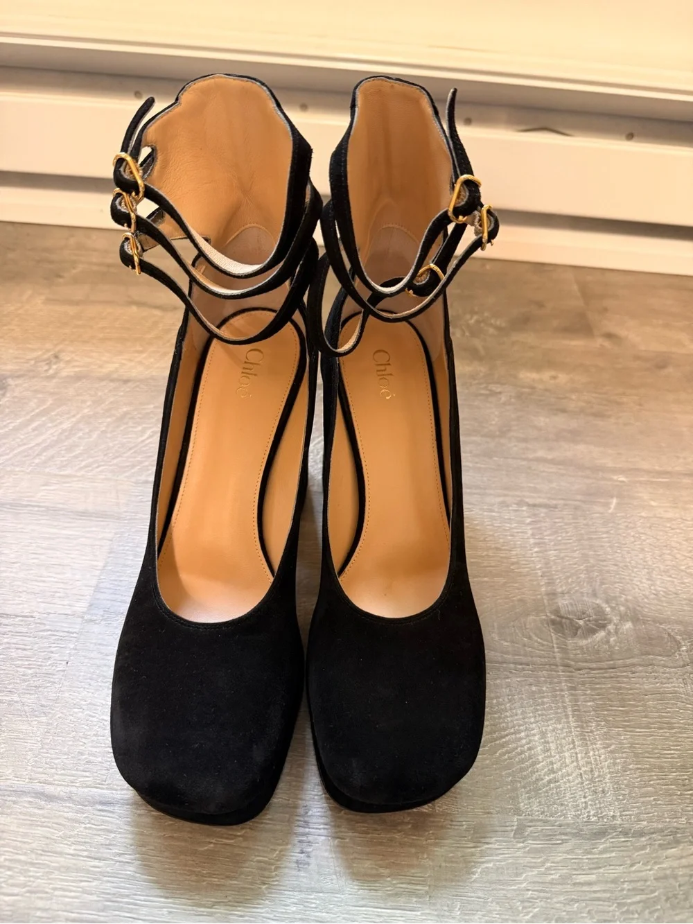 ✨ CHLOE Loti Suede Platform Block-Heel Pumps $1,350